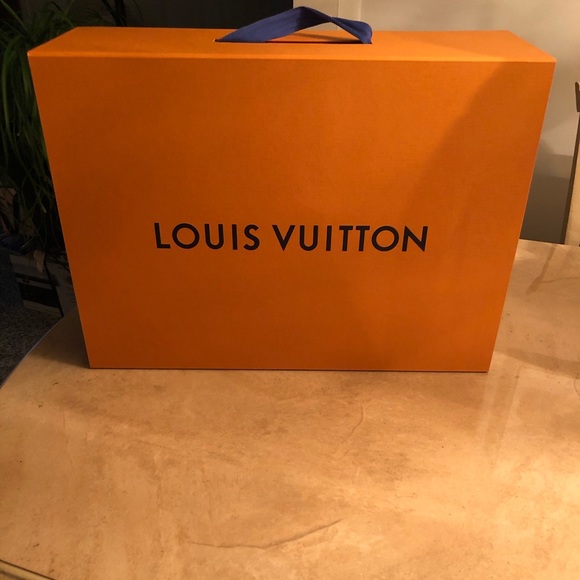 💛 LOUIS 💛